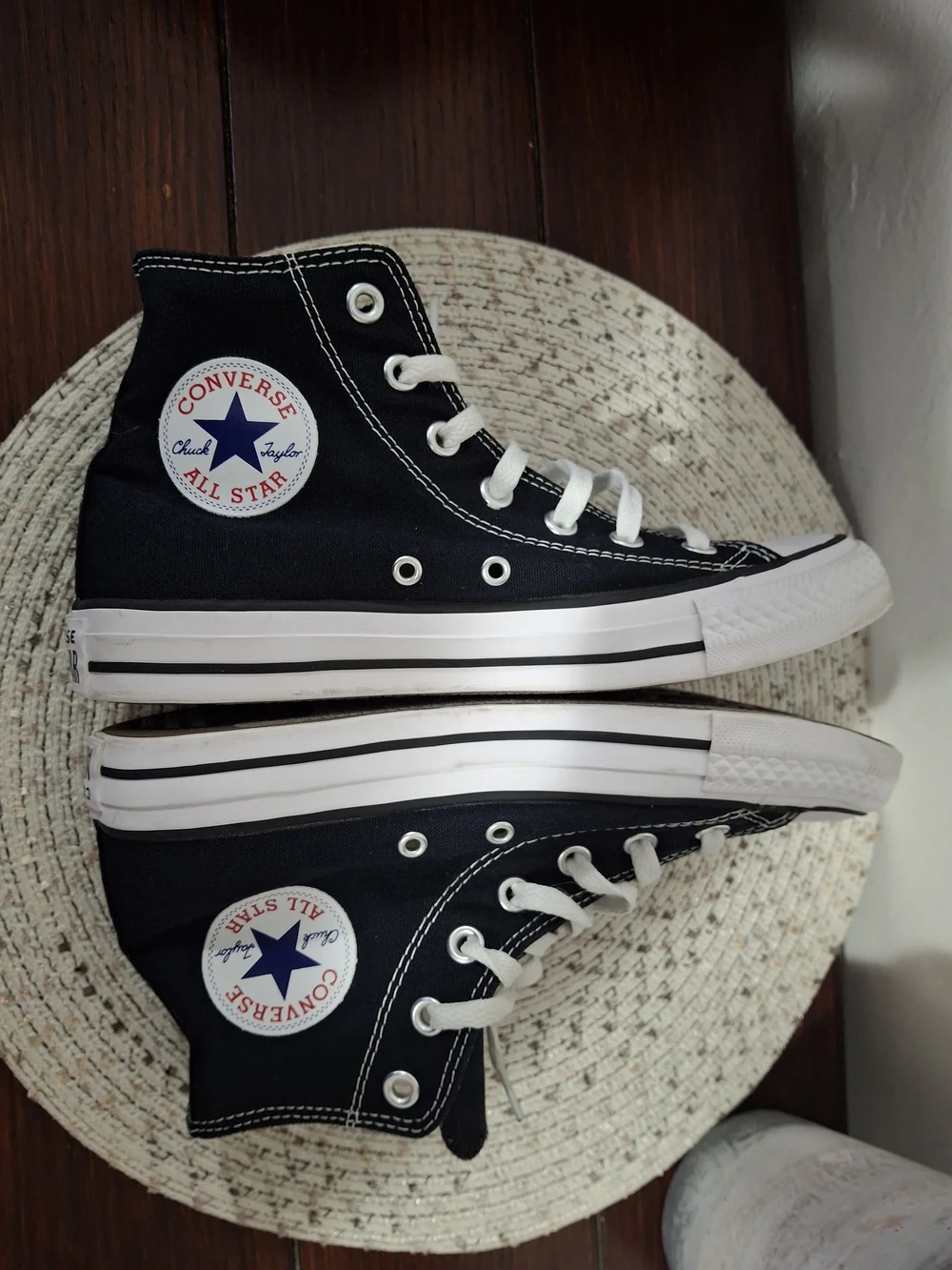 Unisex Converse High Top Sneakers - Black with White M6/W8. - Picture 6 of 10